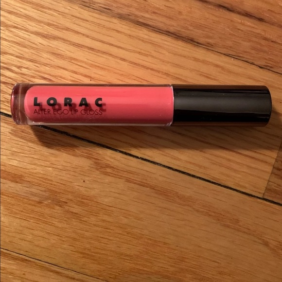 Makeup - Picture 3 of 8